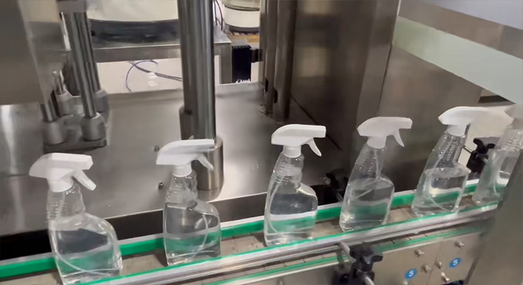 多功能自动旋盖机解决鸭嘴盖等异形盖旋盖难题，效率达4000瓶/小时(图2)