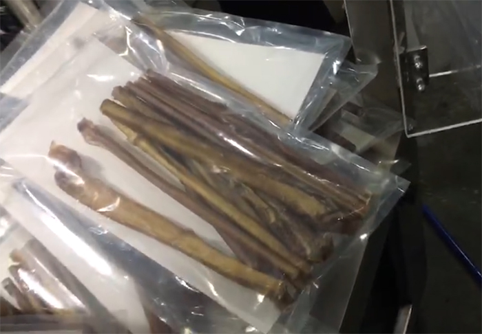 料斗上料颗粒食品包装机 让颗粒物料包装更高效(图2) 料斗上料颗粒食品包装机 让颗粒物料包装更高效(图2)